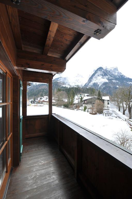 Salzburgerhof Jugend- Und Familienhotel لوفر الغرفة الصورة